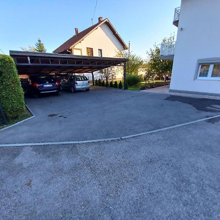 Apartmani Denis Dubrave Gornje Exteriör bild