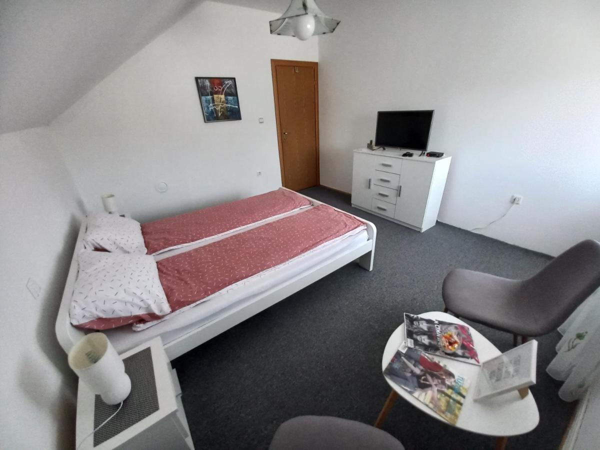 Apartmani Denis Dubrave Gornje Exteriör bild