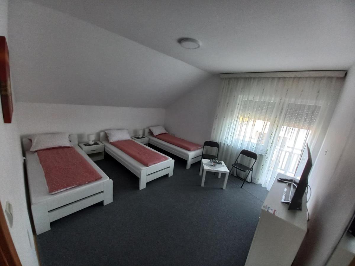 Apartmani Denis Dubrave Gornje Exteriör bild
