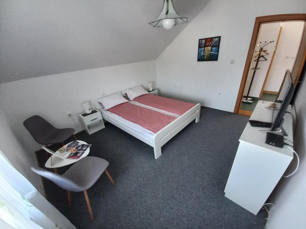 Apartmani Denis Dubrave Gornje Exteriör bild