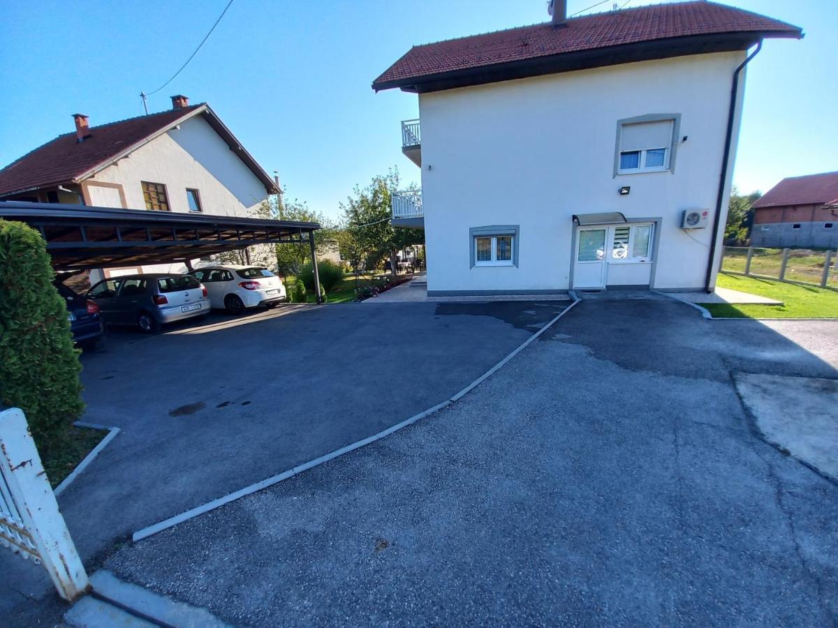 Apartmani Denis Dubrave Gornje Exteriör bild