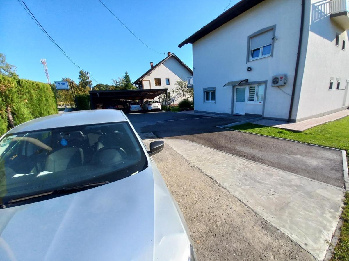 Apartmani Denis Dubrave Gornje Exteriör bild