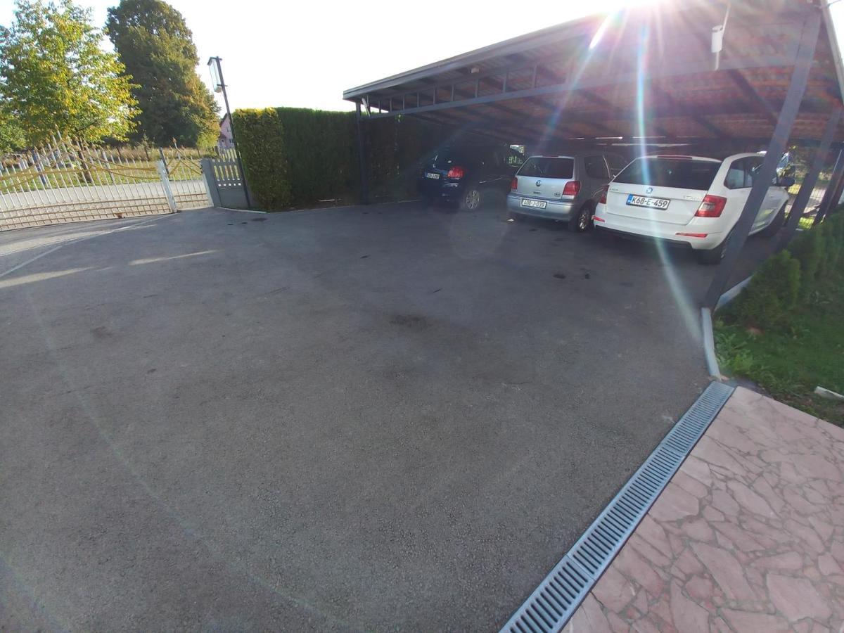 Apartmani Denis Dubrave Gornje Exteriör bild