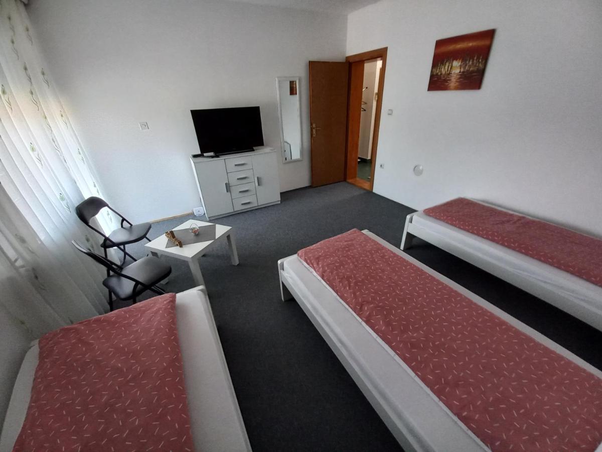 Apartmani Denis Dubrave Gornje Exteriör bild