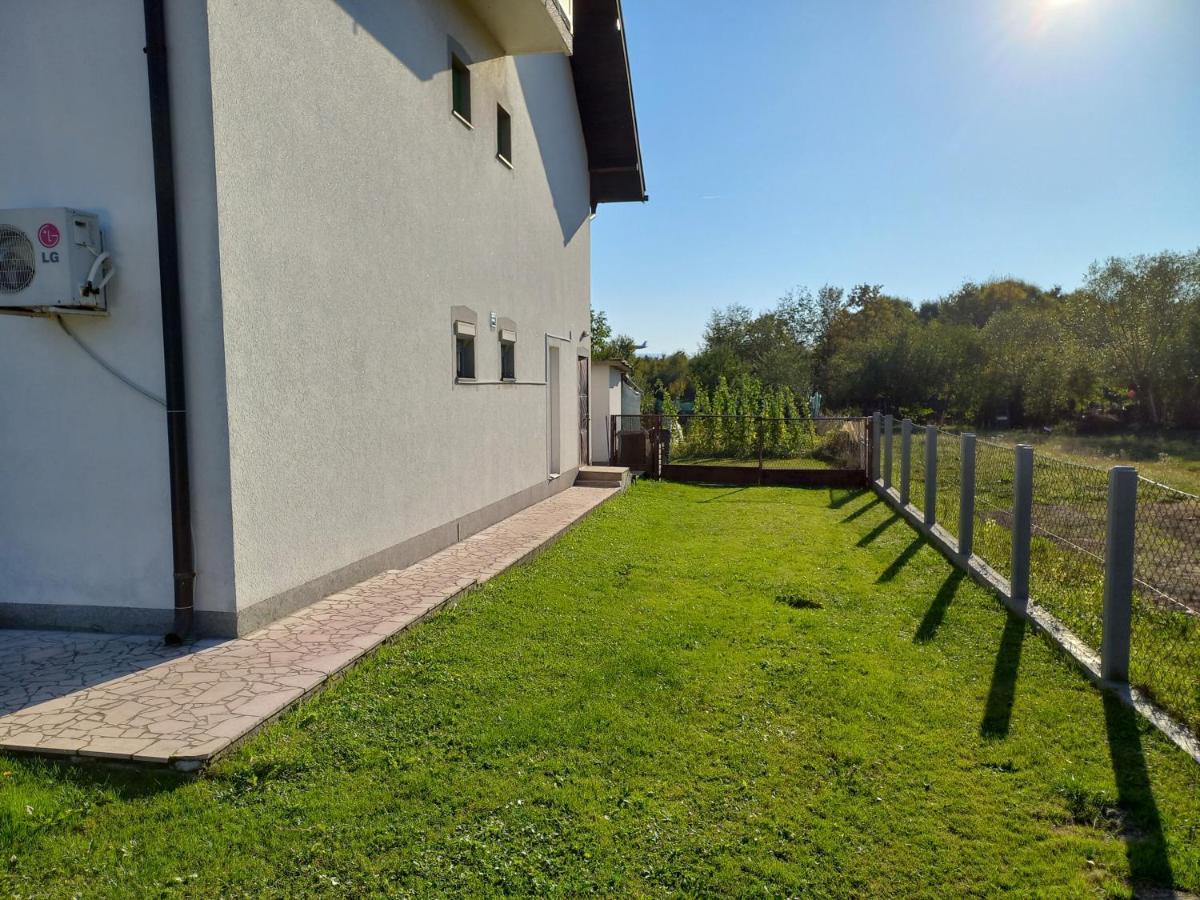 Apartmani Denis Dubrave Gornje Exteriör bild