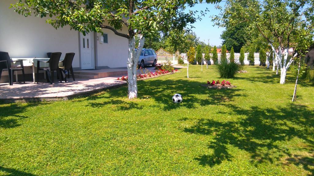 Apartmani Denis Dubrave Gornje Exteriör bild